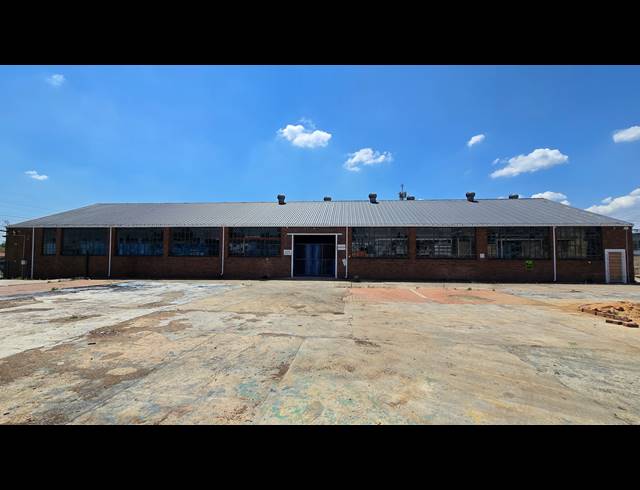 766M² WAREHOUSE TO LET IN SEBENZA